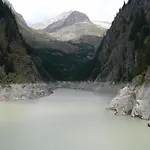 Valaisia ريرالب